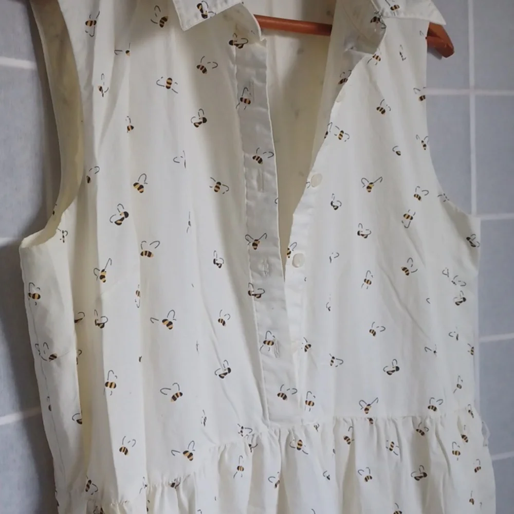 kate spade Cream Sleeveless Midi Dress with Bee Print